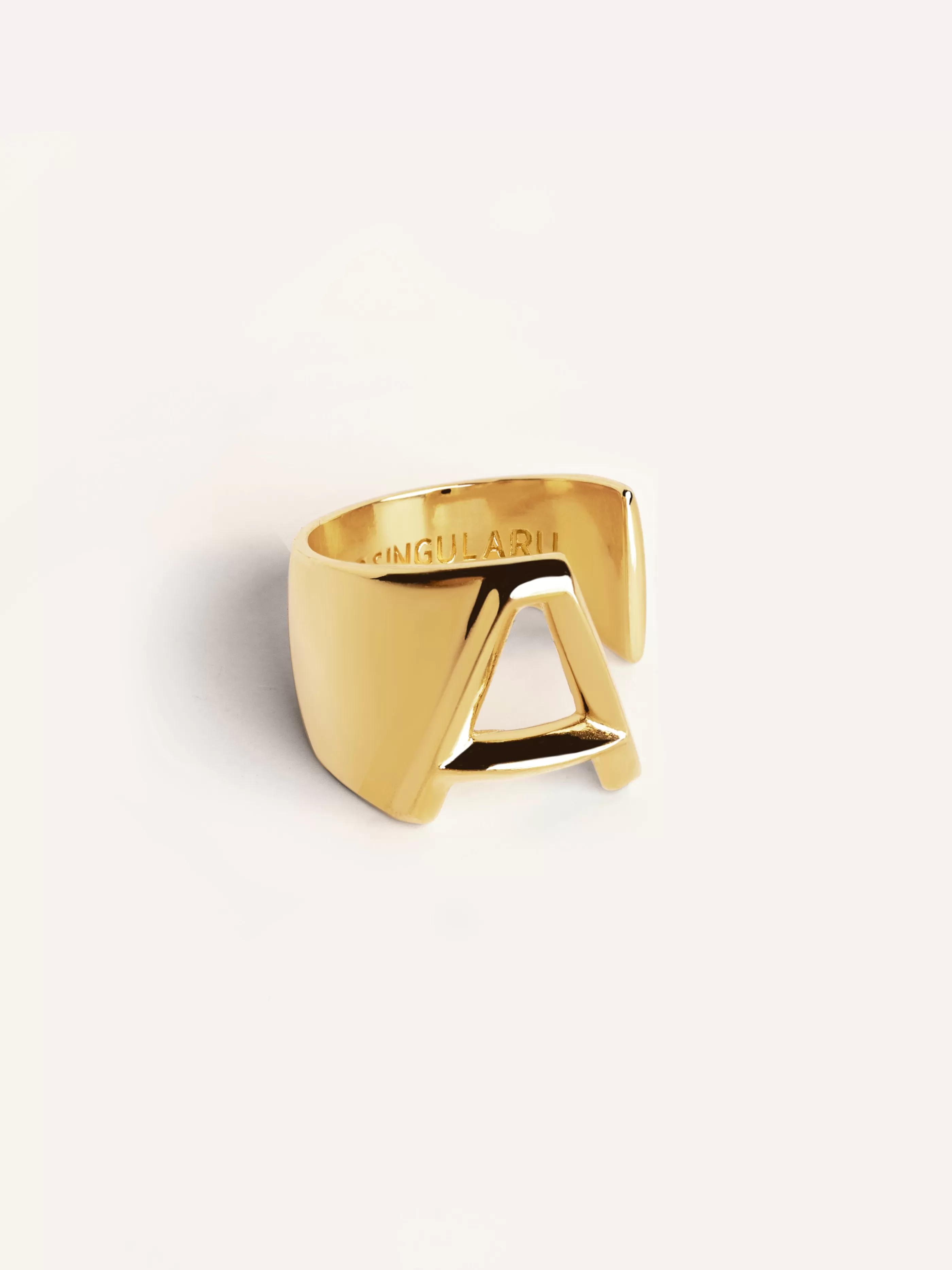 SINGULARU Anillo Personalizado Letter Signet Bano Oro- Anillos Ajustables