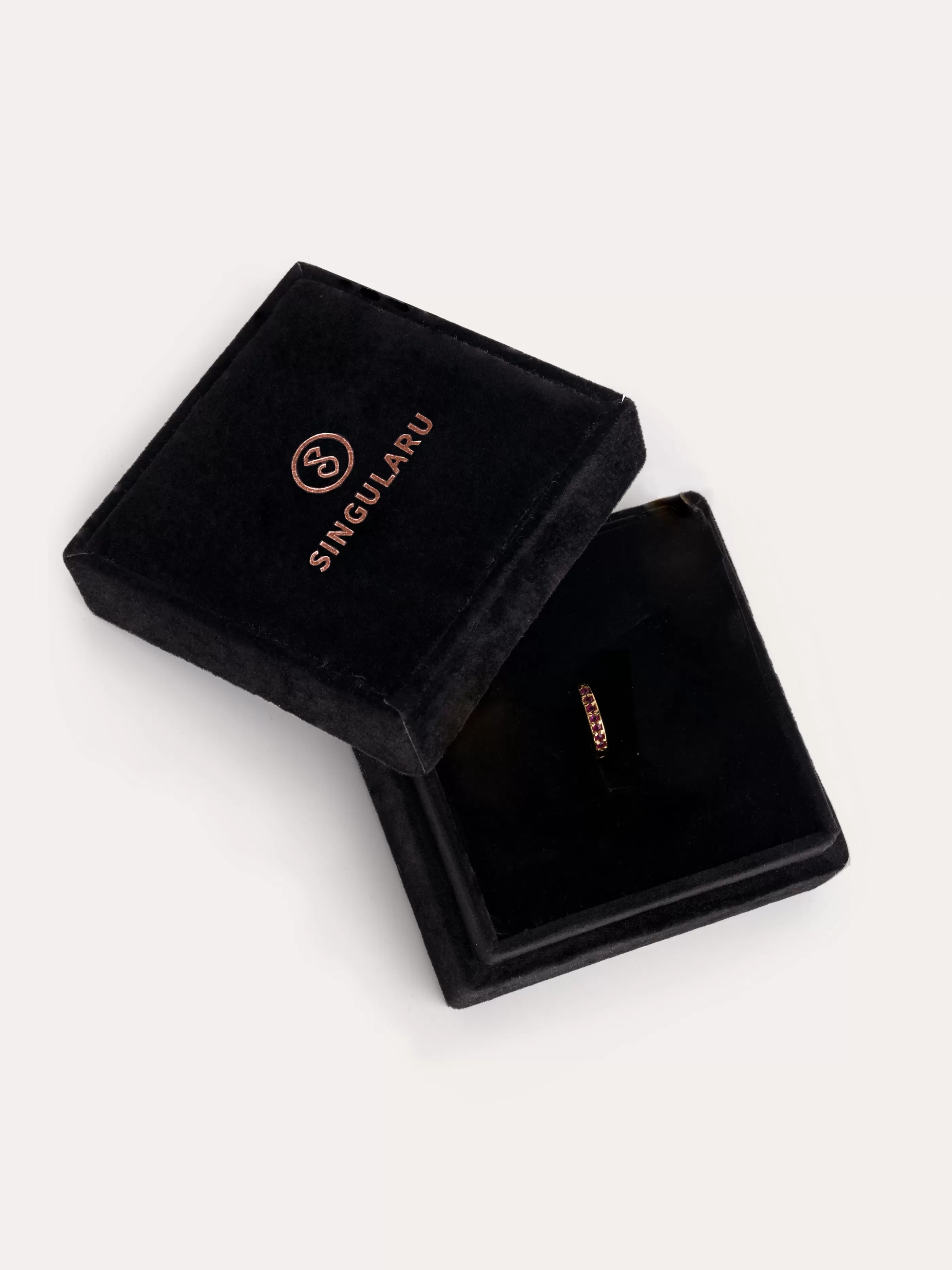 SINGULARU Pendiente Suelto Aro Grace Oro Amarillo 9Kt Con Rubies- Joyas Oro 9Kt